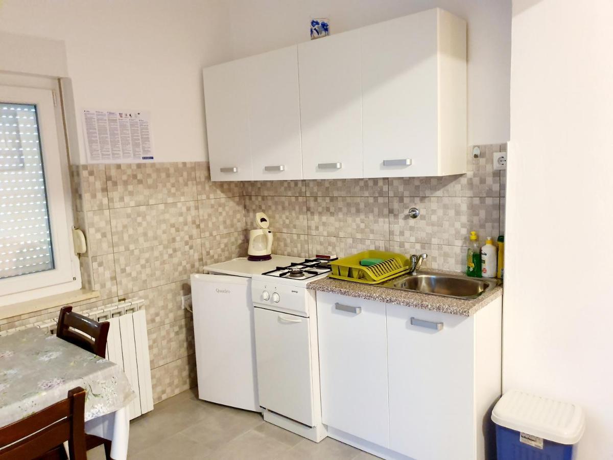 Apartamani Katarina Vl.Ilija Jusup Starigrad Paklenica Exterior foto