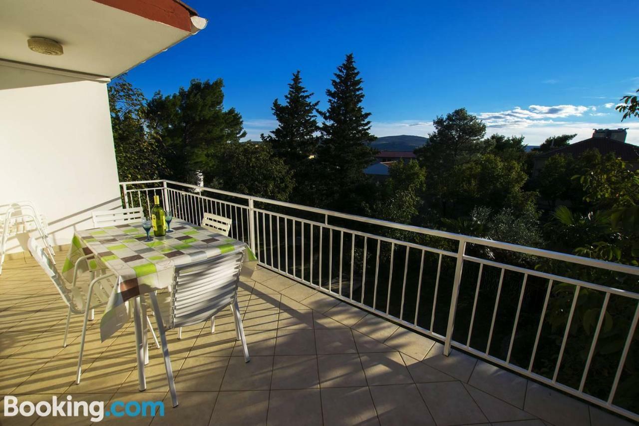 Apartamani Katarina Vl.Ilija Jusup Starigrad Paklenica Exterior foto