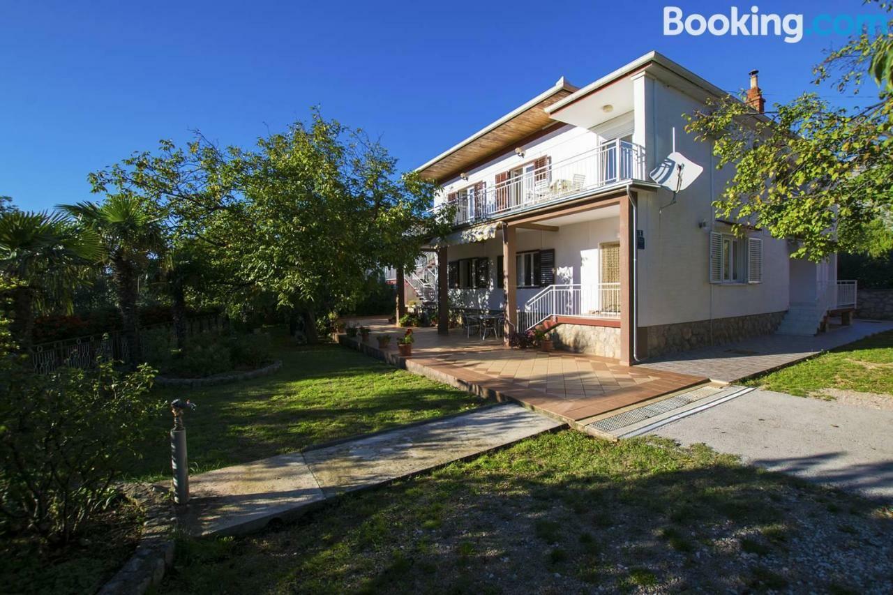 Apartamani Katarina Vl.Ilija Jusup Starigrad Paklenica Exterior foto