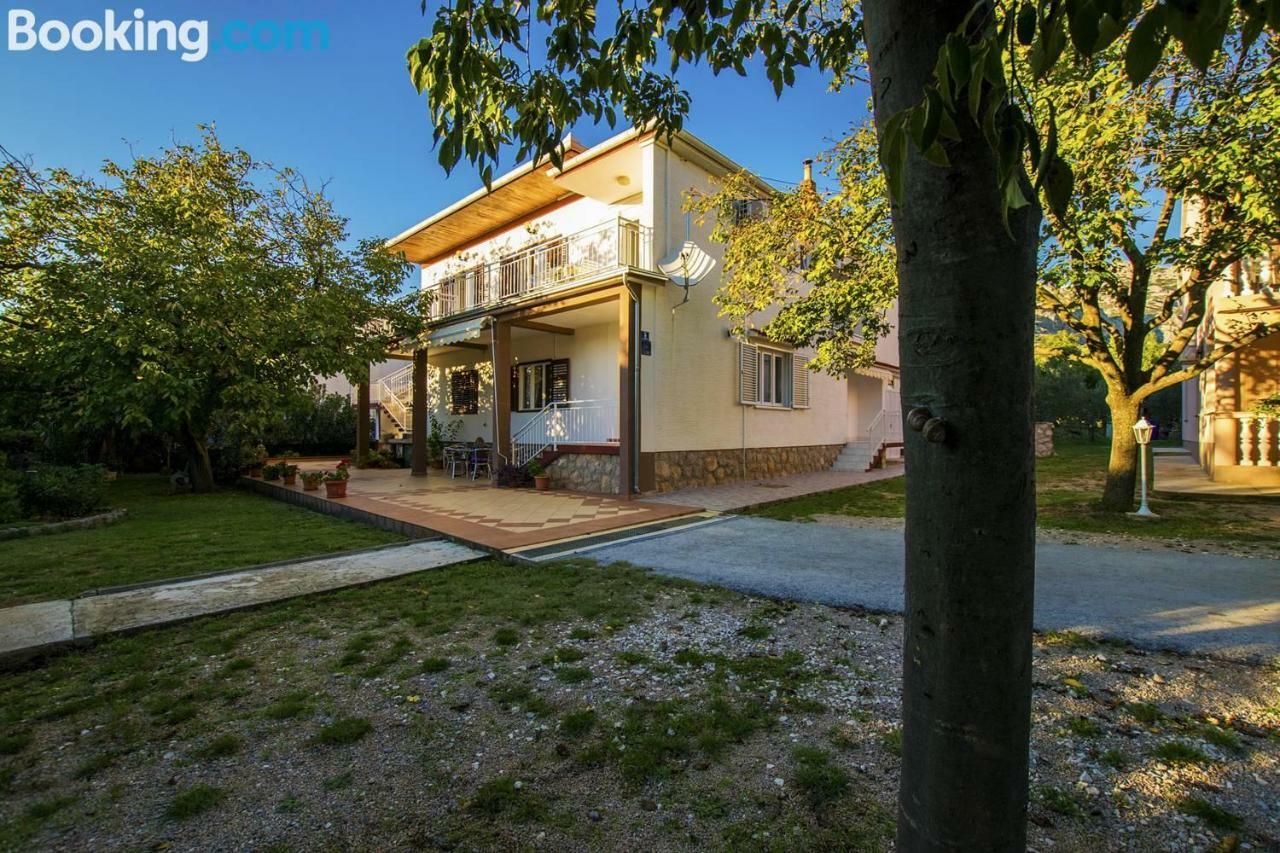Apartamani Katarina Vl.Ilija Jusup Starigrad Paklenica Exterior foto