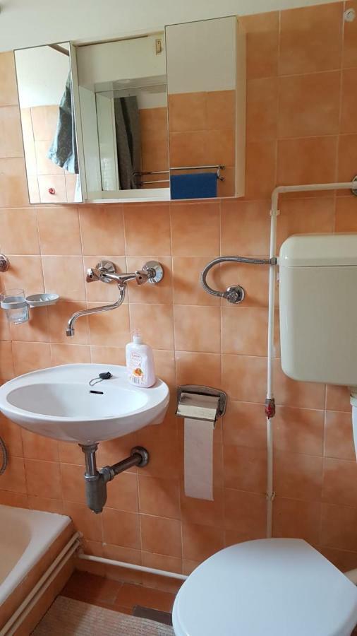 Apartamani Katarina Vl.Ilija Jusup Starigrad Paklenica Exterior foto
