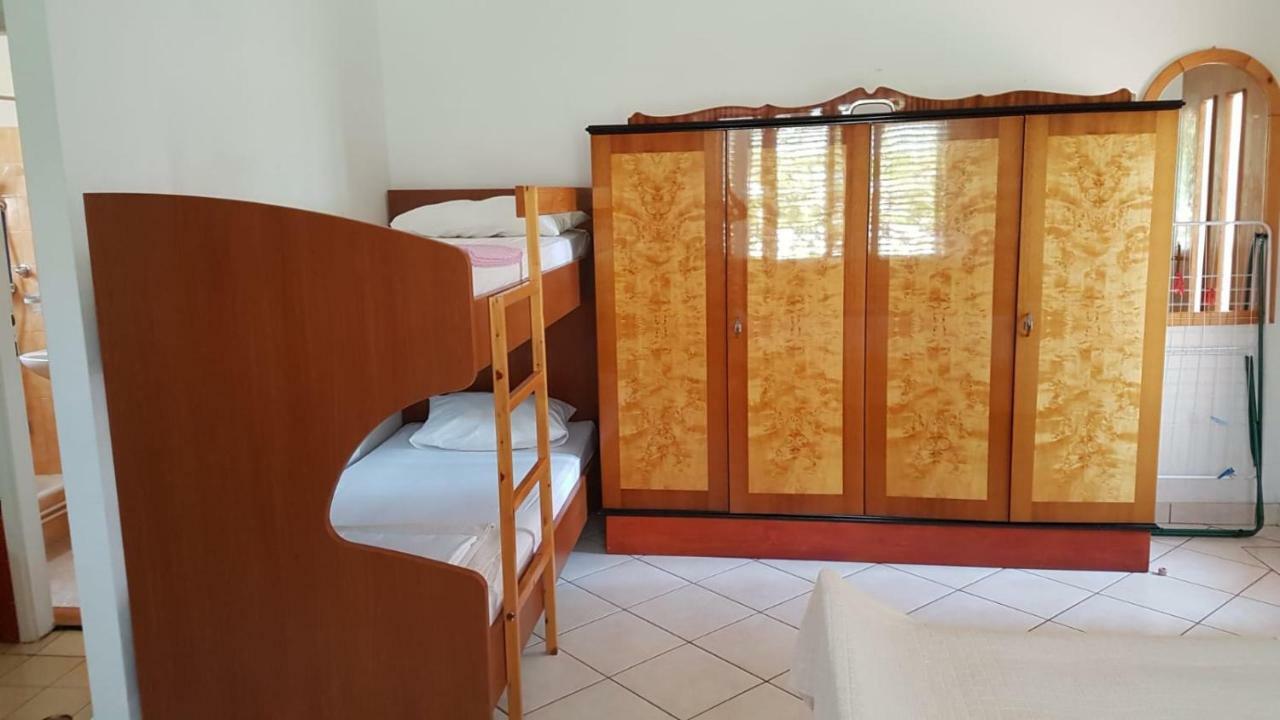 Apartamani Katarina Vl.Ilija Jusup Starigrad Paklenica Exterior foto