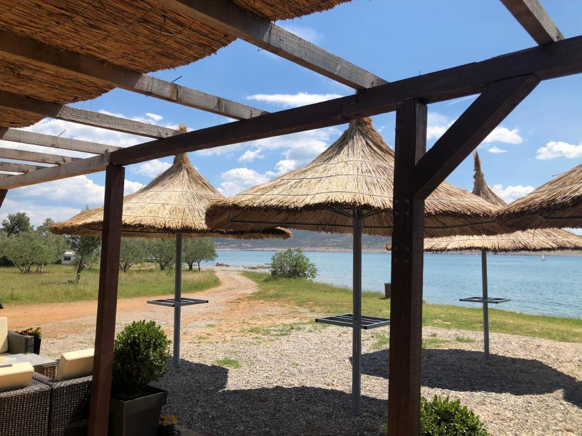 Apartamani Katarina Vl.Ilija Jusup Starigrad Paklenica Exterior foto